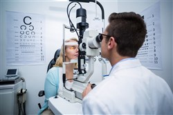Integrar a ópticos-optometristas en la Sanidad Pública de Castilla y León